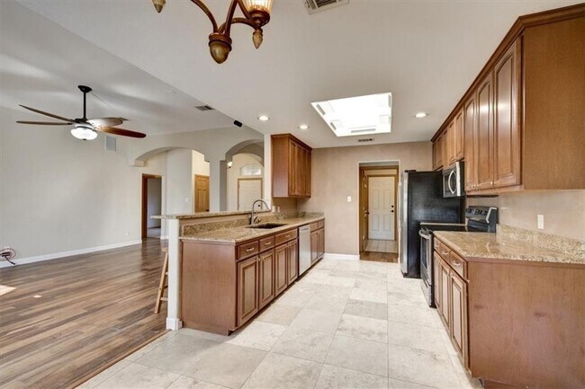 Building Photo - 21415 Boggy Ford Rd