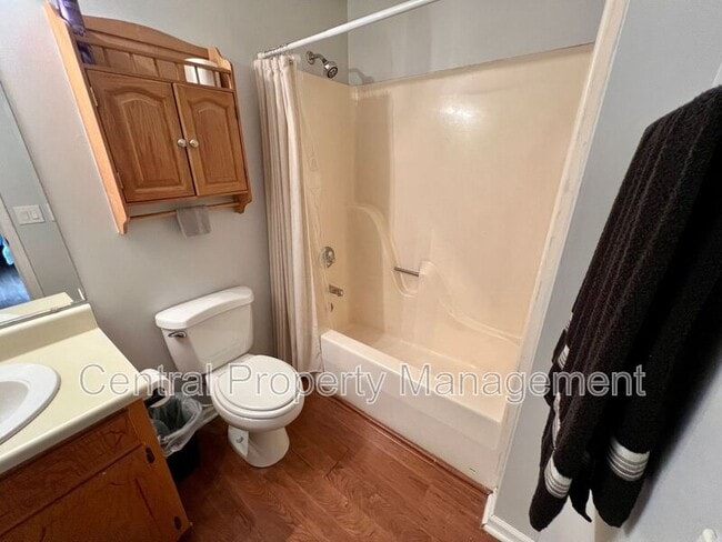 Building Photo - 102 Stoneledge Dr