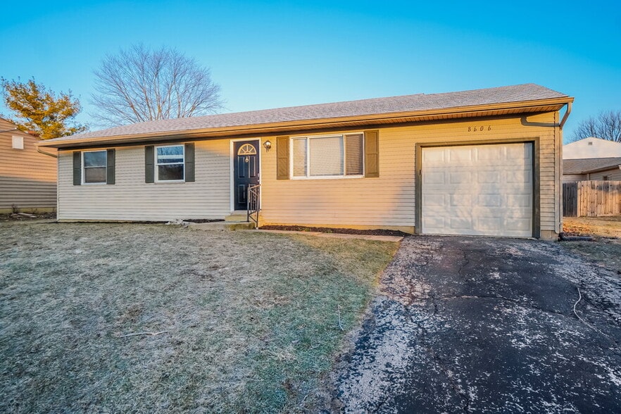 Building Photo - 8606 Canyon Cove Rd