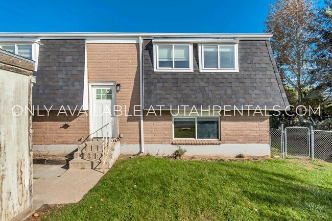 Building Photo - 680 N 400 W