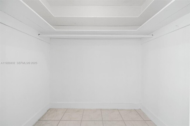 Building Photo - 3925 NW 19th Ave