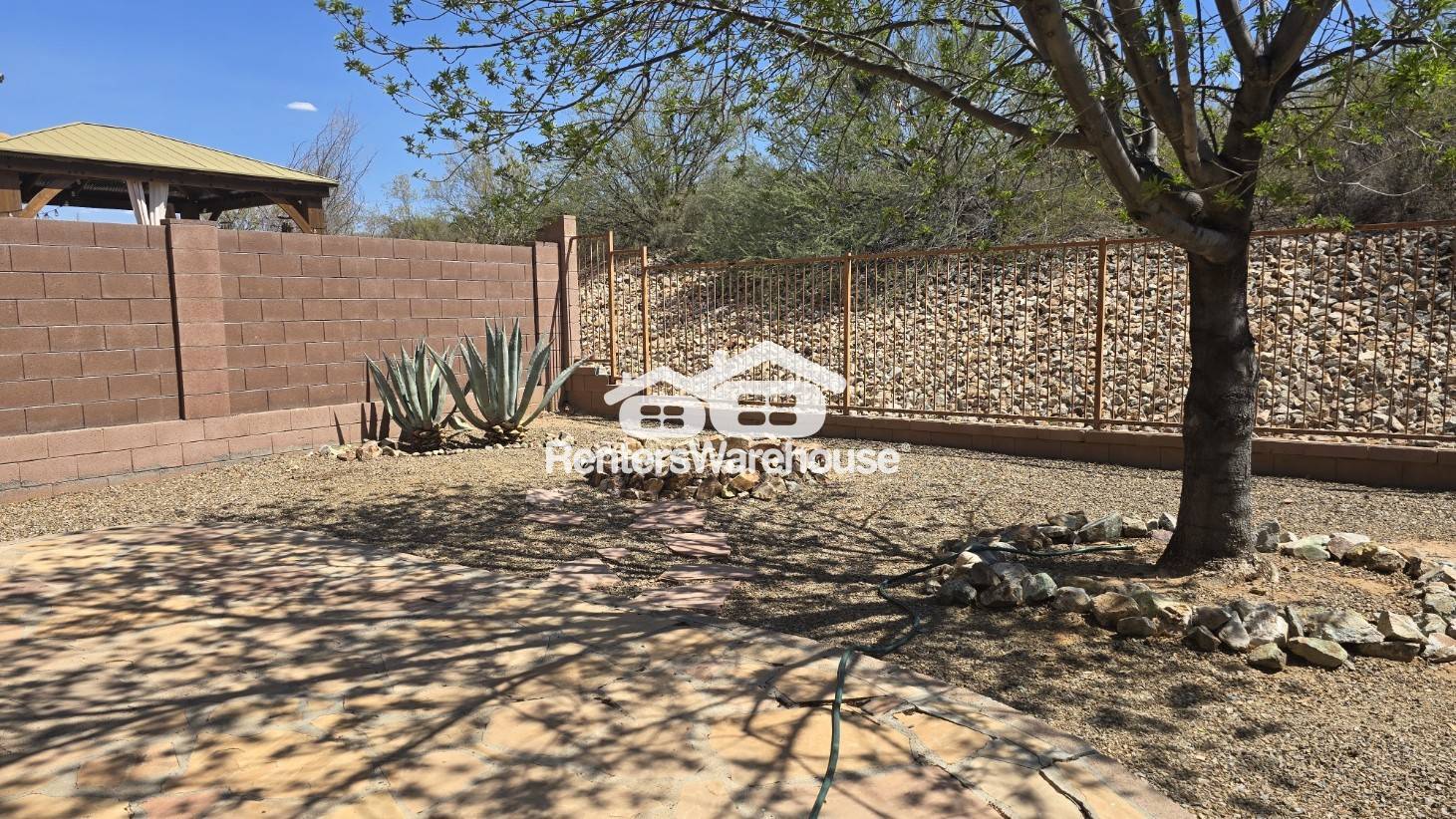 Building Photo - 1126 E Mt Shibell Dr