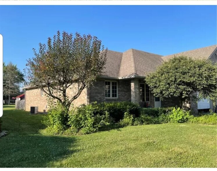 Duplex with front and back porch - 14125 W Katriene Dr