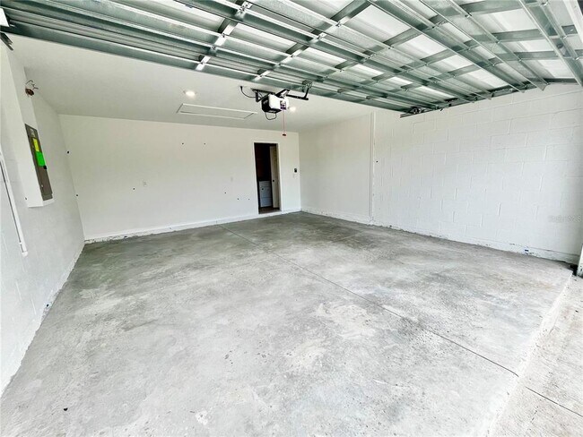 Building Photo - 14664 Gallop Run Dr