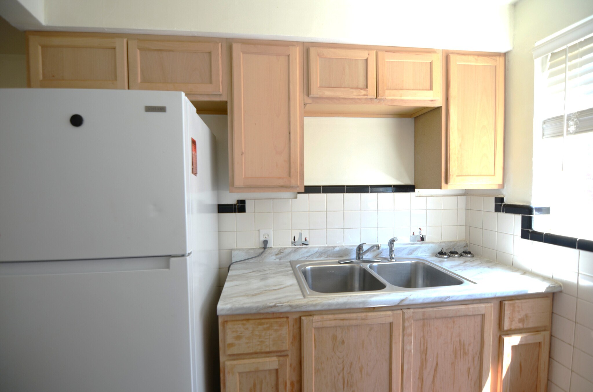 Building Photo - 5008 Newfield Ave