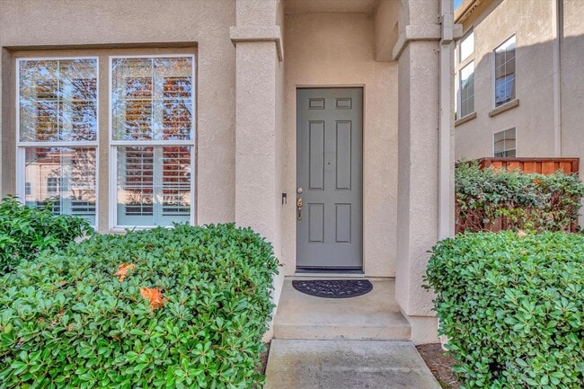 Building Photo - Stunning Updated 3 Bedroom Home in Desirable Tassajara Meadows Across from Emerald Glen Park