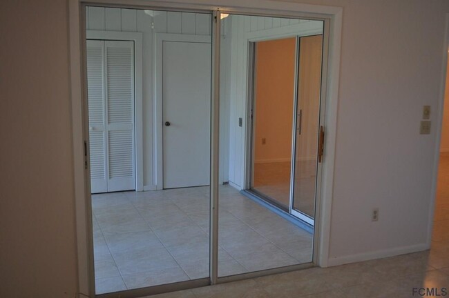 Building Photo - 38 Kings Colony Ct
