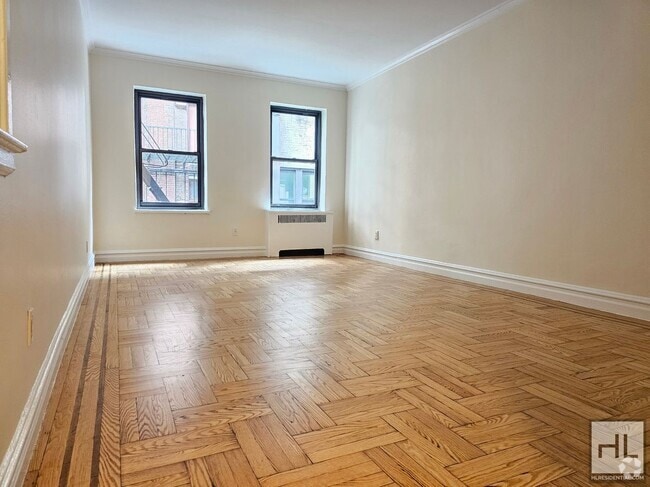 Building Photo - 124 E 24th St