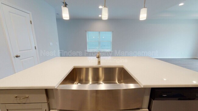 Building Photo - 443 Watervale Dr