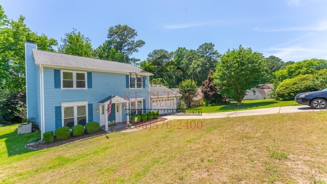 Building Photo - 3940 Biltmore Dr