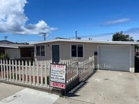 Building Photo - Two Bedroom One Bath House with Garage and Back Yard in Seaside