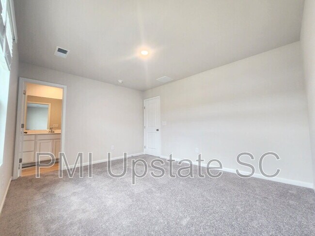 Building Photo - 810 Sandbach Rd