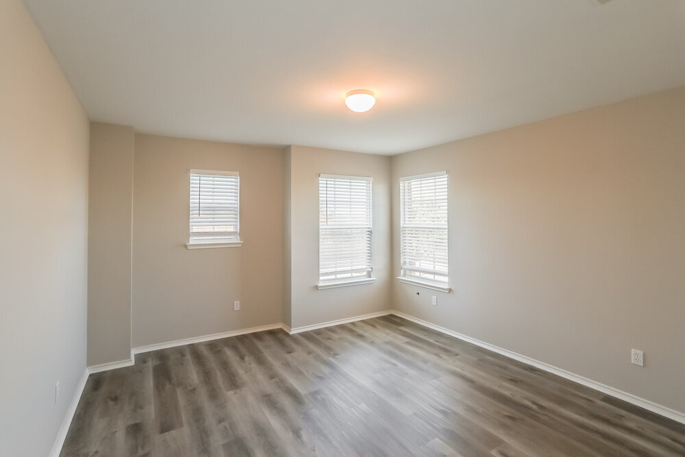 Building Photo - 628 Rockbrook Dr