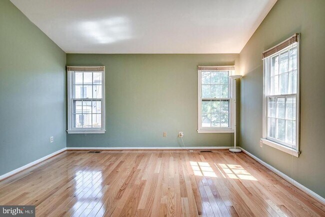 Building Photo - 4216 Fox Lake Dr