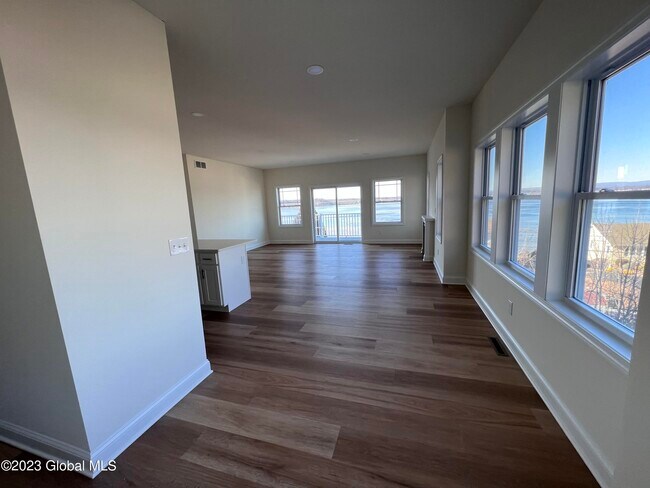 Building Photo - 544 NY-9P