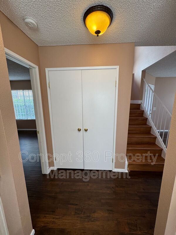Building Photo - 770 W Almond St
