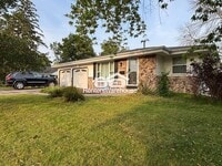 Building Photo - Available now is a bold vibrant 3 bed 2 ba...