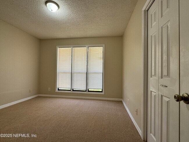 Building Photo - 2052 Pompano Pkwy
