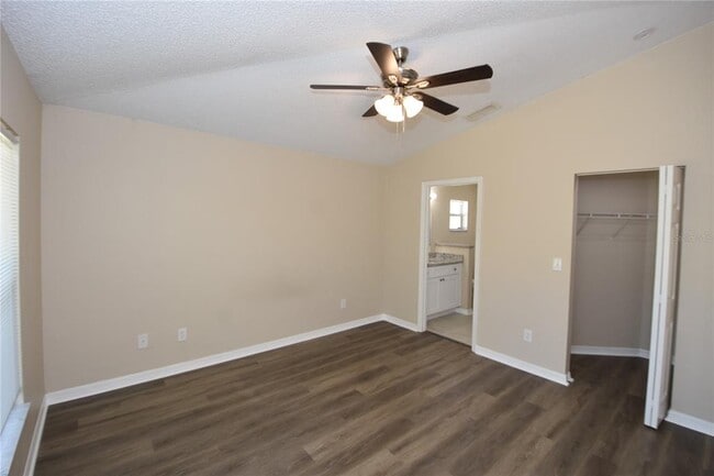 Building Photo - 6 Seckel Ct