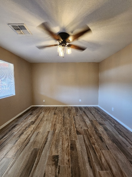 Building Photo - 143 S Doran