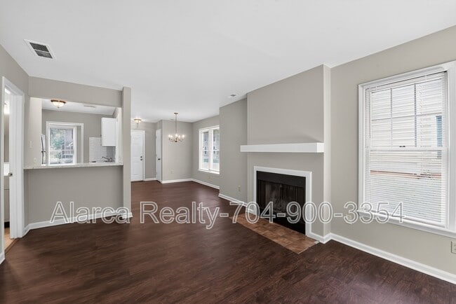 Building Photo - 3134 Driftwood Dr