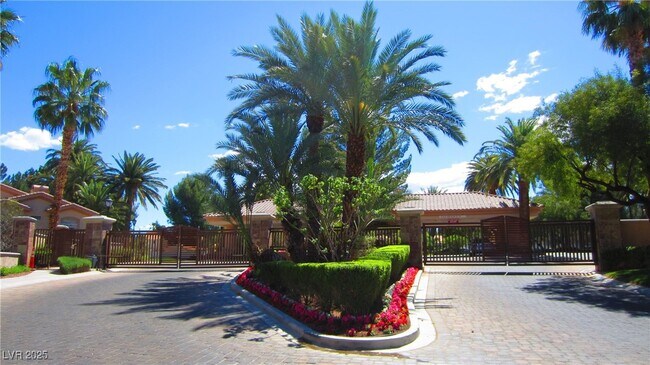 Building Photo - 2050 W Warm Springs Rd