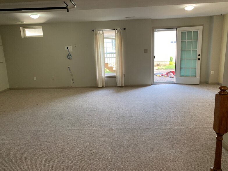 Building Photo - 9003 Bealls Farm Rd