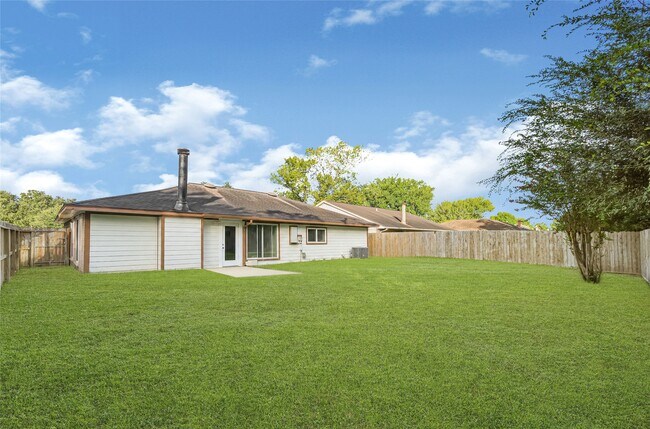 Building Photo - 2239 Pilgrims Point Dr