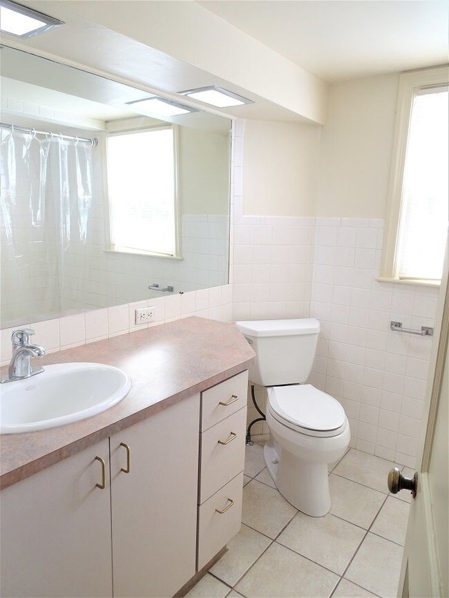 Building Photo - 534 Old Akron Rd