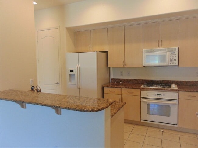 Building Photo - Manhattan Mid Rise Condo-Tile and Laminate-No Carpet