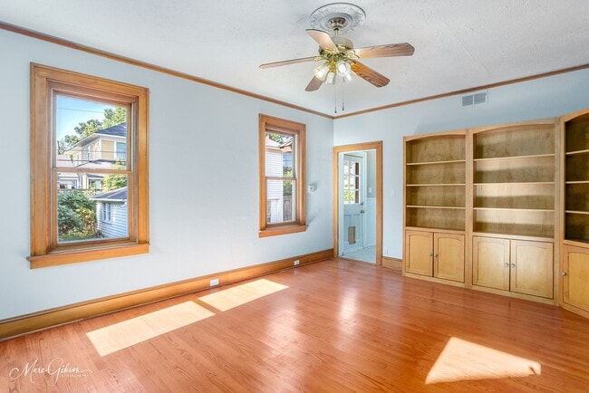 Building Photo - Beautiful 3 Bed 3 Bath