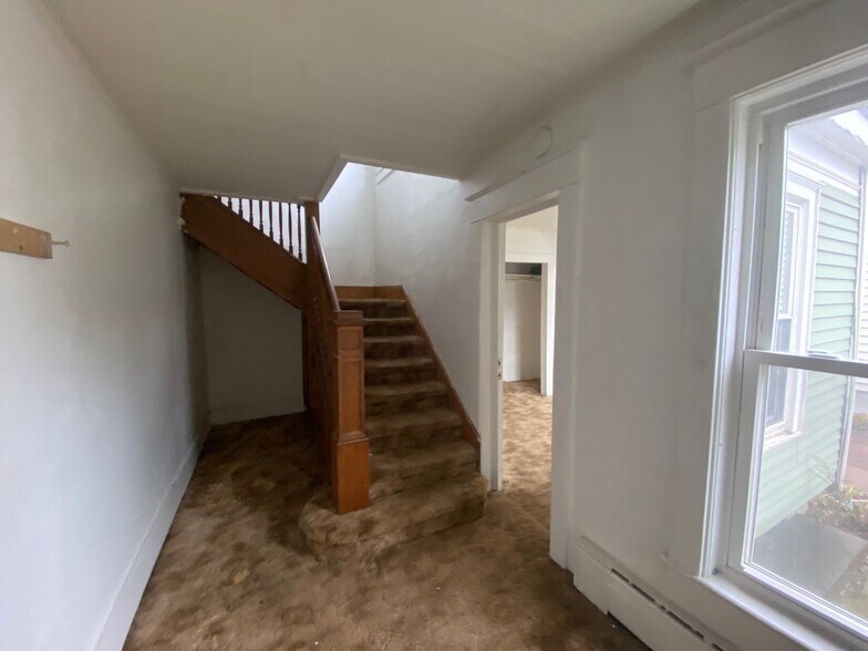Entry - 143 Main St