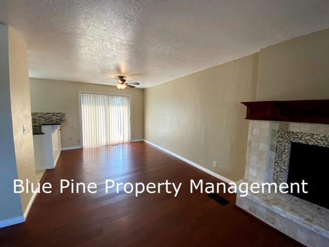 Building Photo - 896 Lucille Ave