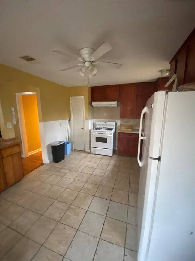 Building Photo - 2504 Pennington St