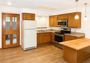 Building Photo - Apartment at Private Home in Grass Valley