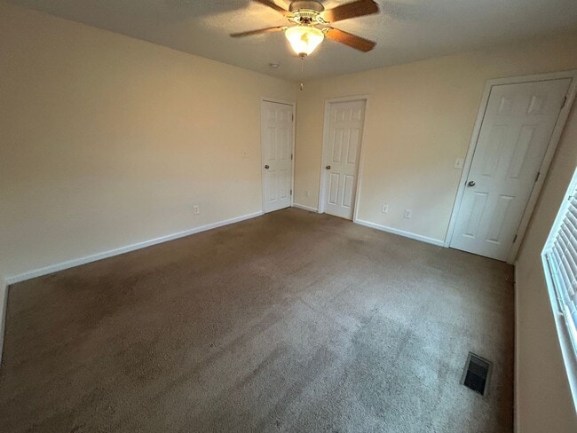 Building Photo - PRE-LEASING FOR AUGUST 2026!