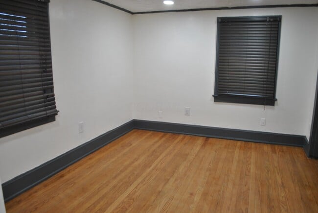 Building Photo - 3711 Broadway