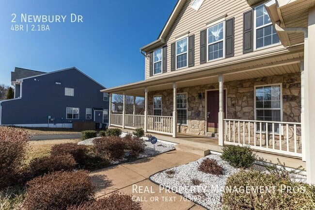 Building Photo - 2 Newbury Dr