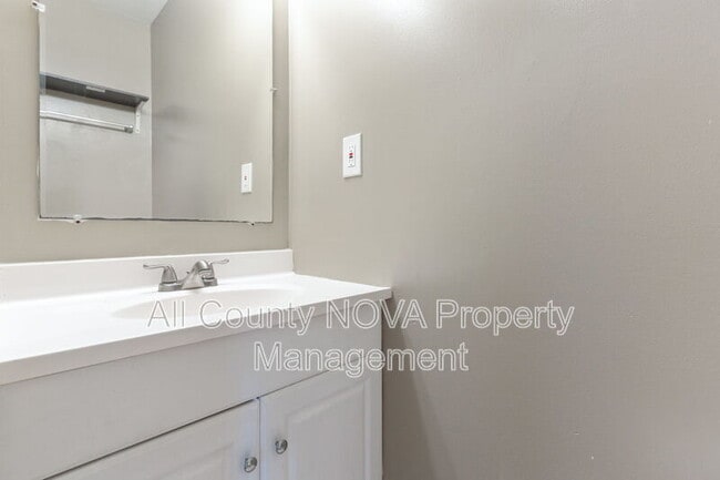 Building Photo - 6044 Sirenia Pl