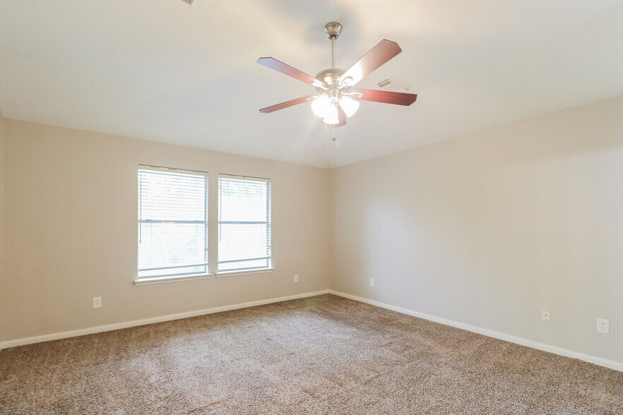 Building Photo - 3831 Woodlace Dr