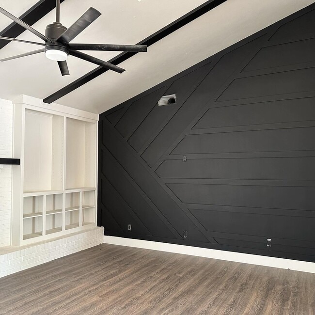 Building Photo - 5301 Sooner Trail NW