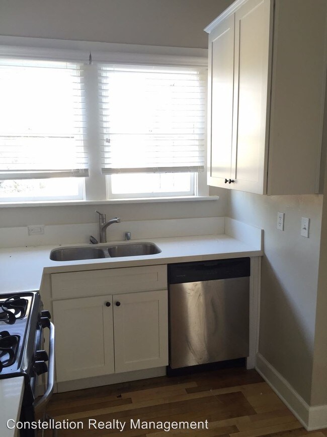 Building Photo - 2131 Albatross St