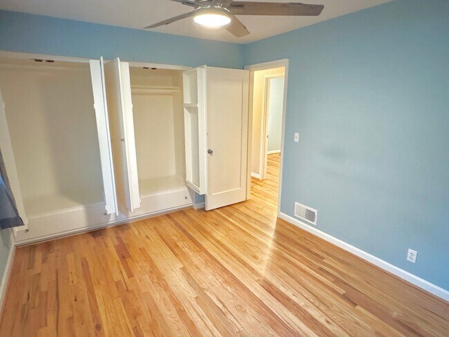 Building Photo - Rose City Park Neighborhood Quintessential Ranch Home on Corner Lot with Huge Basement, Fenced Ya...