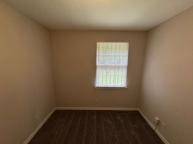 Building Photo - 2116 Finchley Dr