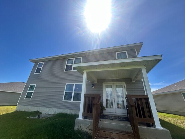 Building Photo - 5808 Tiagra Dr