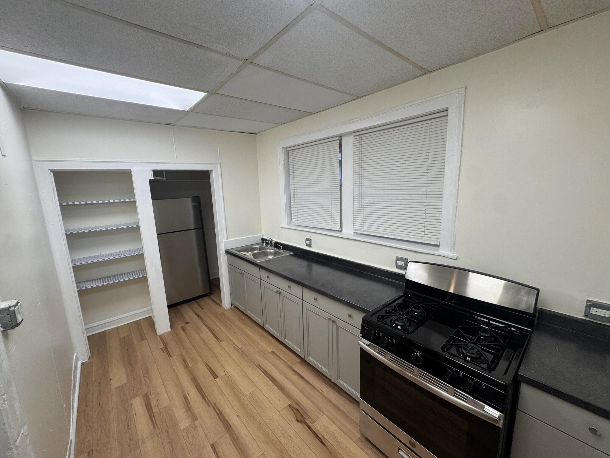 Building Photo - 8046 S Langley Ave