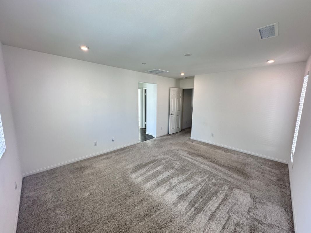 Building Photo - 335 S Carson Ct