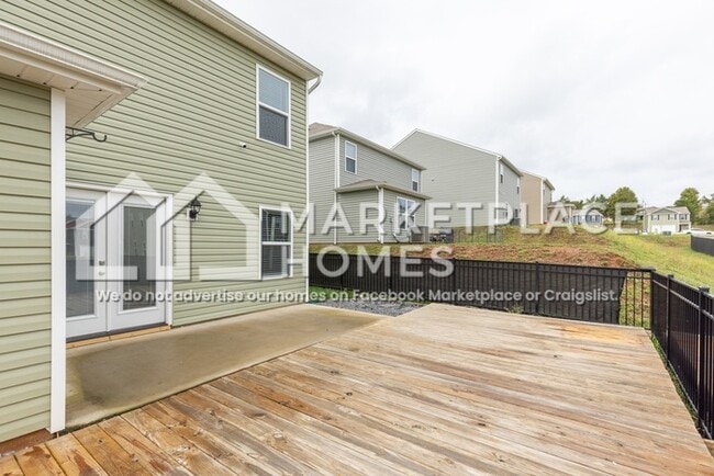 Building Photo - 216 Belle court