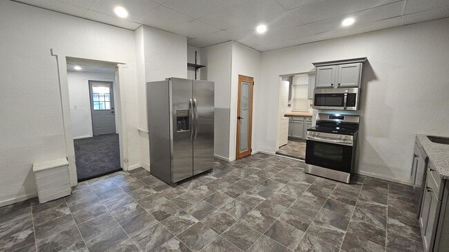 Building Photo - 415 Harrison Ave