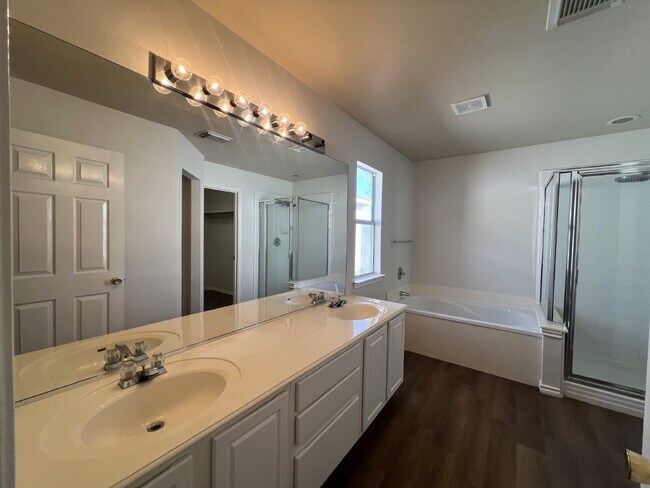 Building Photo - Charming 3-Bed /2 -Bath Sanctuary with Fireplace & Hardwood Floors, Between Evans and Bulverde at...